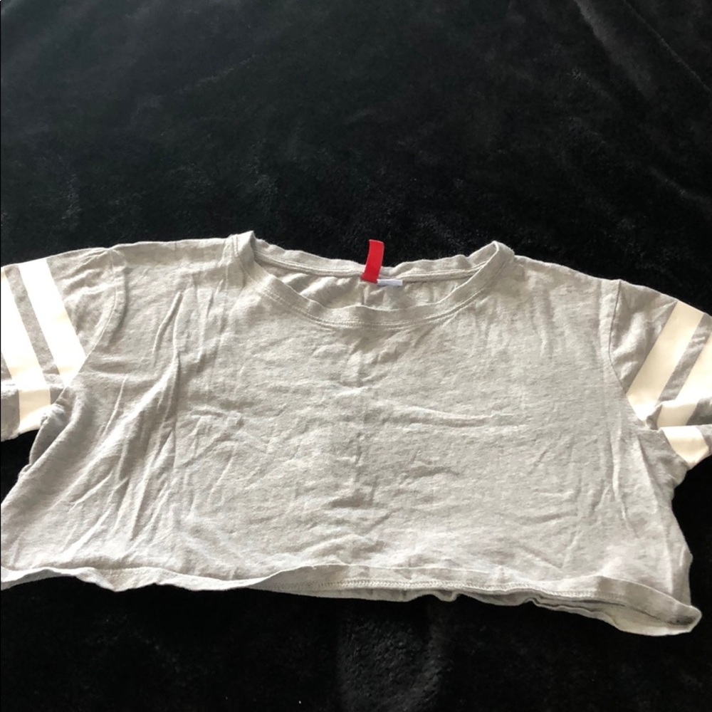 H&M GREY STRIPPED CROP TOP